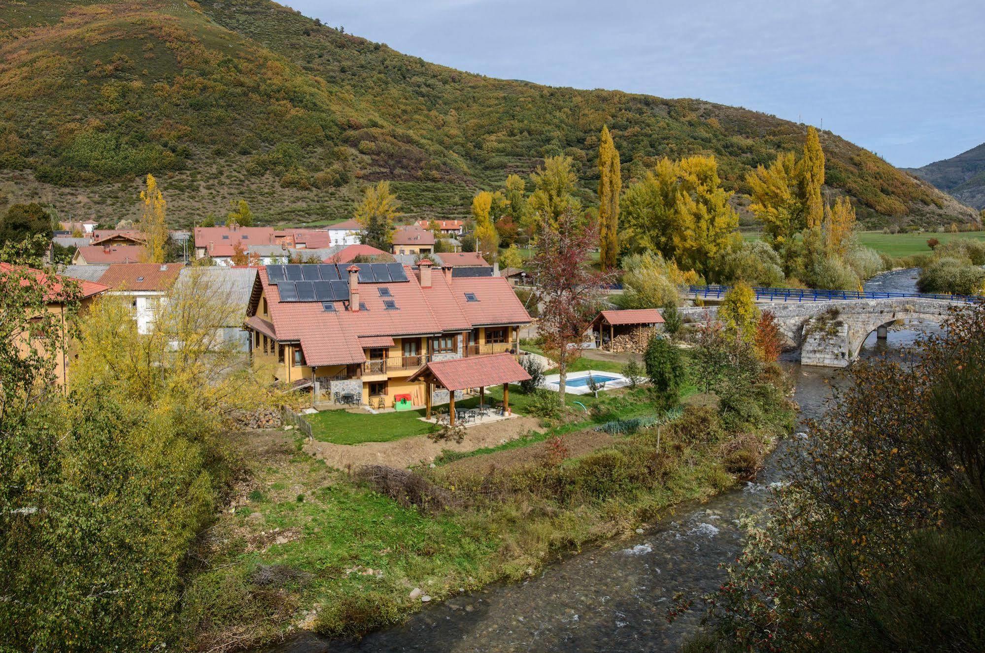 El Casar Del Puente Vendégház Boca de Huérgano Kültér fotó