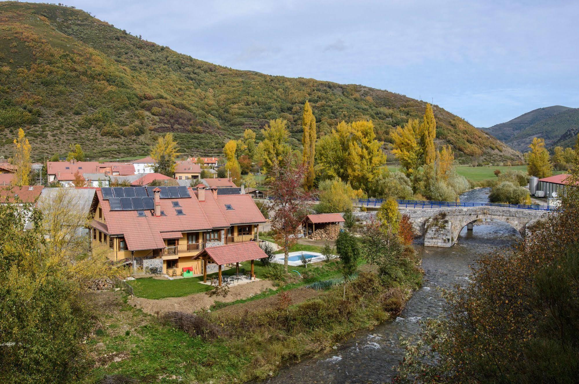 El Casar Del Puente Vendégház Boca de Huérgano Kültér fotó